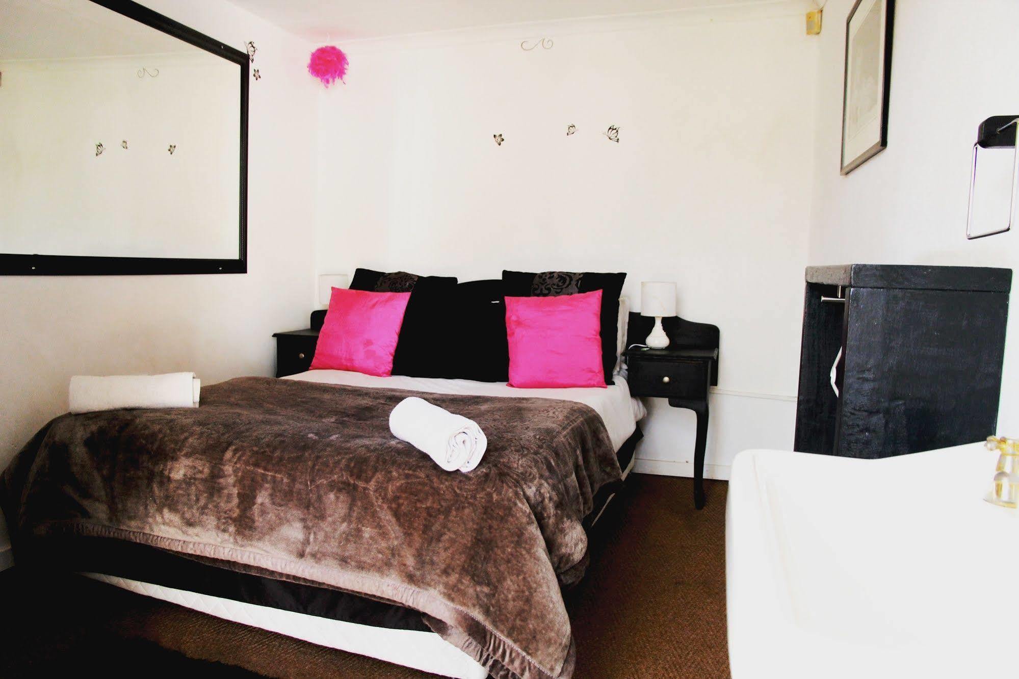 Homebase Melville Backpackers Johannesburg Exterior photo